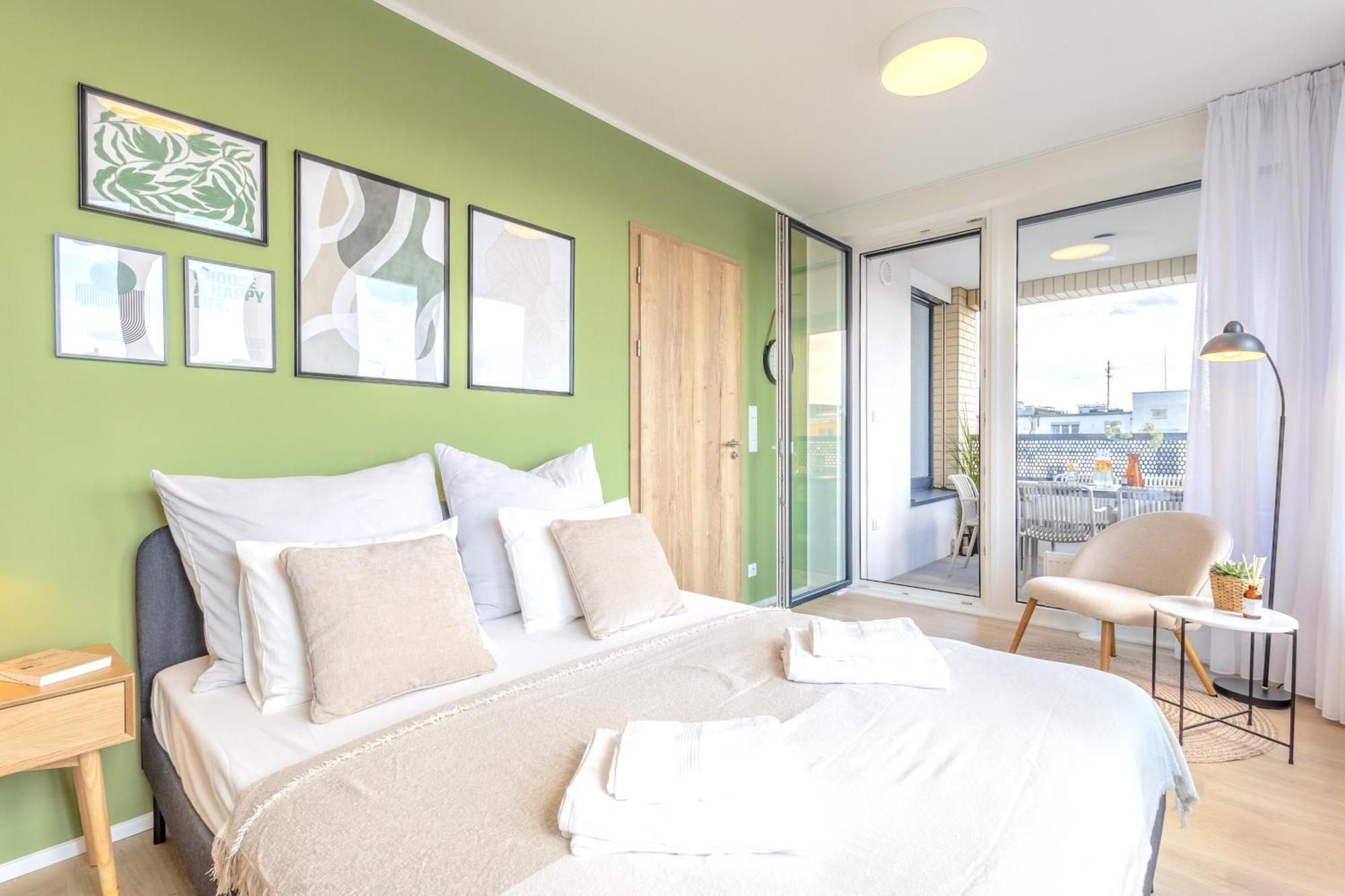 Bright 2br - 8th Floor, Balcony, Free Parking - By Gravity Appartement