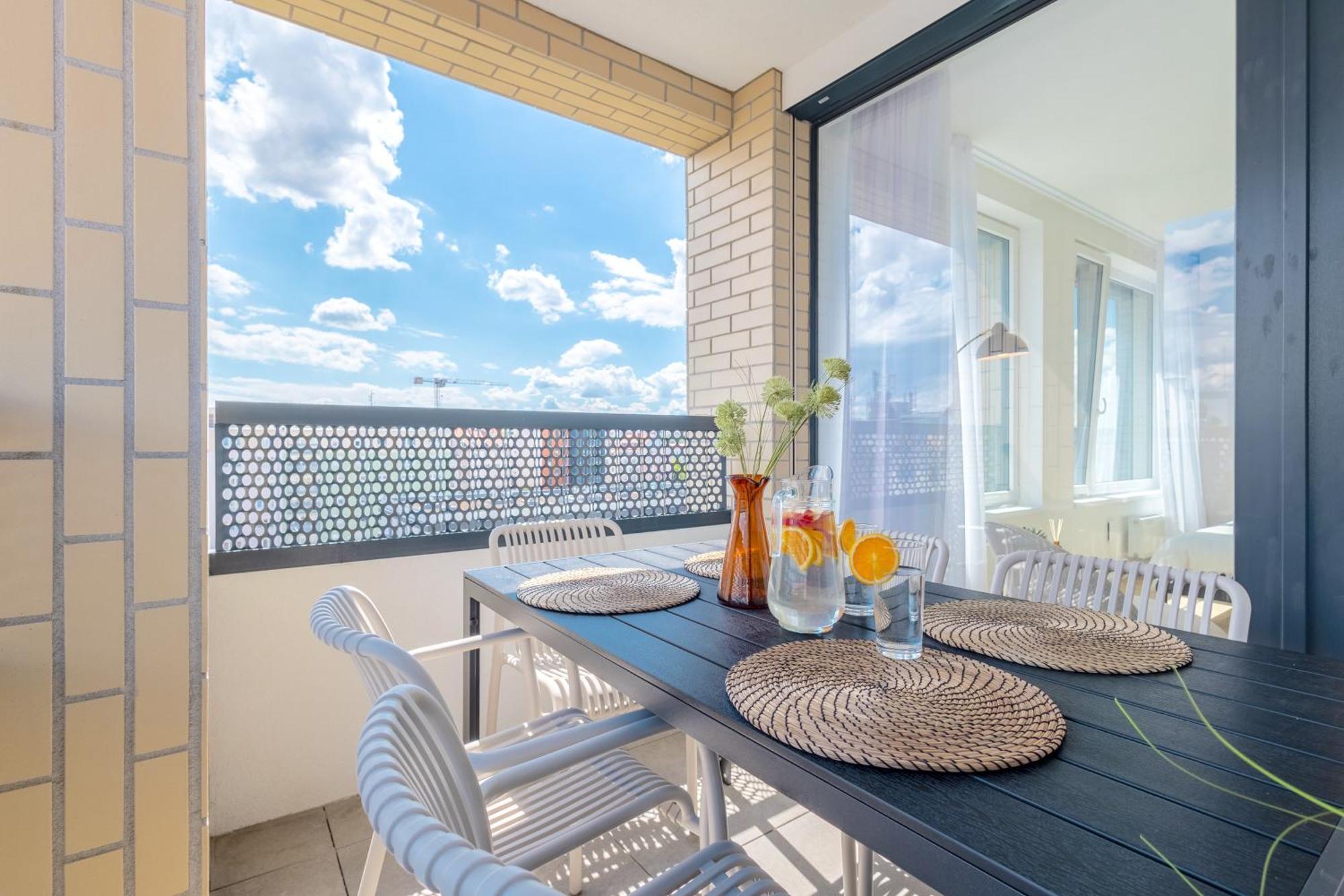 Appartement Bright 2br - 8th Floor, Balcony, Free Parking - By Gravity *