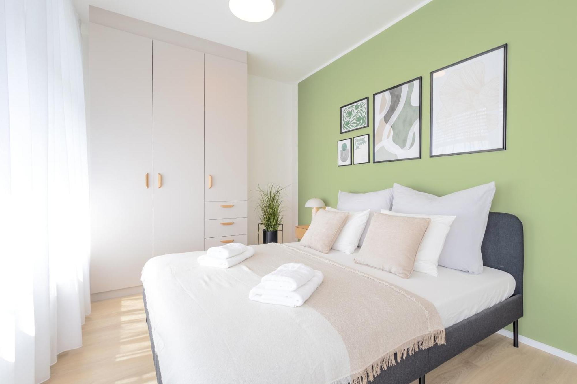 Bright 2br - 8th Floor, Balcony, Free Parking - By Gravity Apartment Prag
